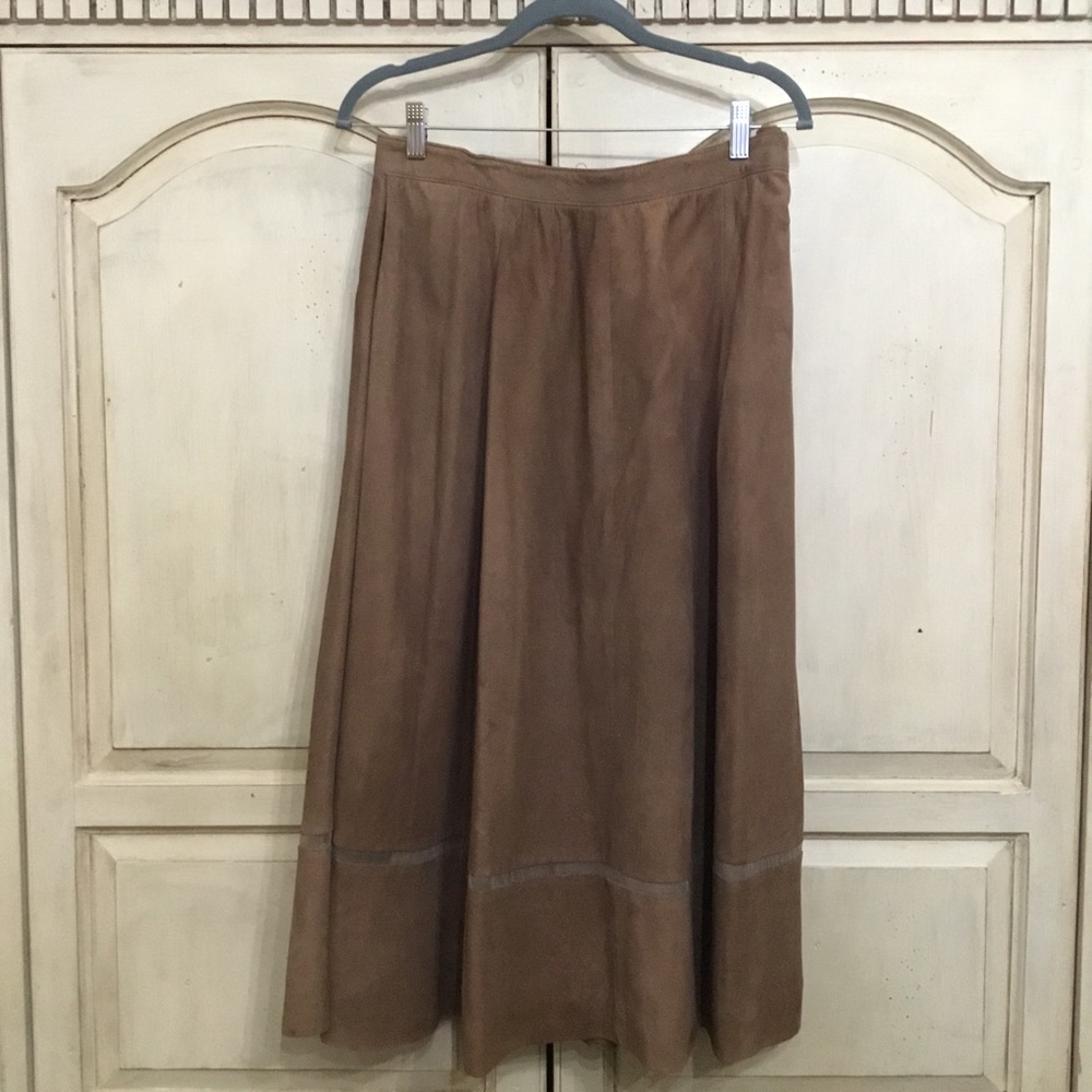 Vintage Izabel Lam Women’s Brown Suede Full Skirt Size 12